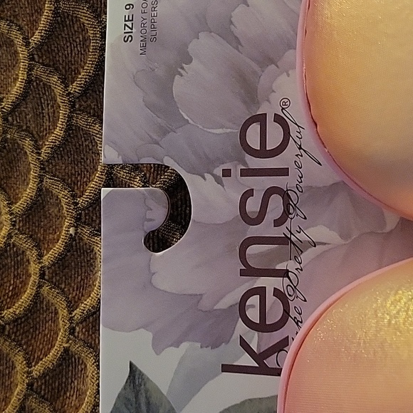 New Kensie Beautiful Slippers Size 9 - Picture 9 of 12